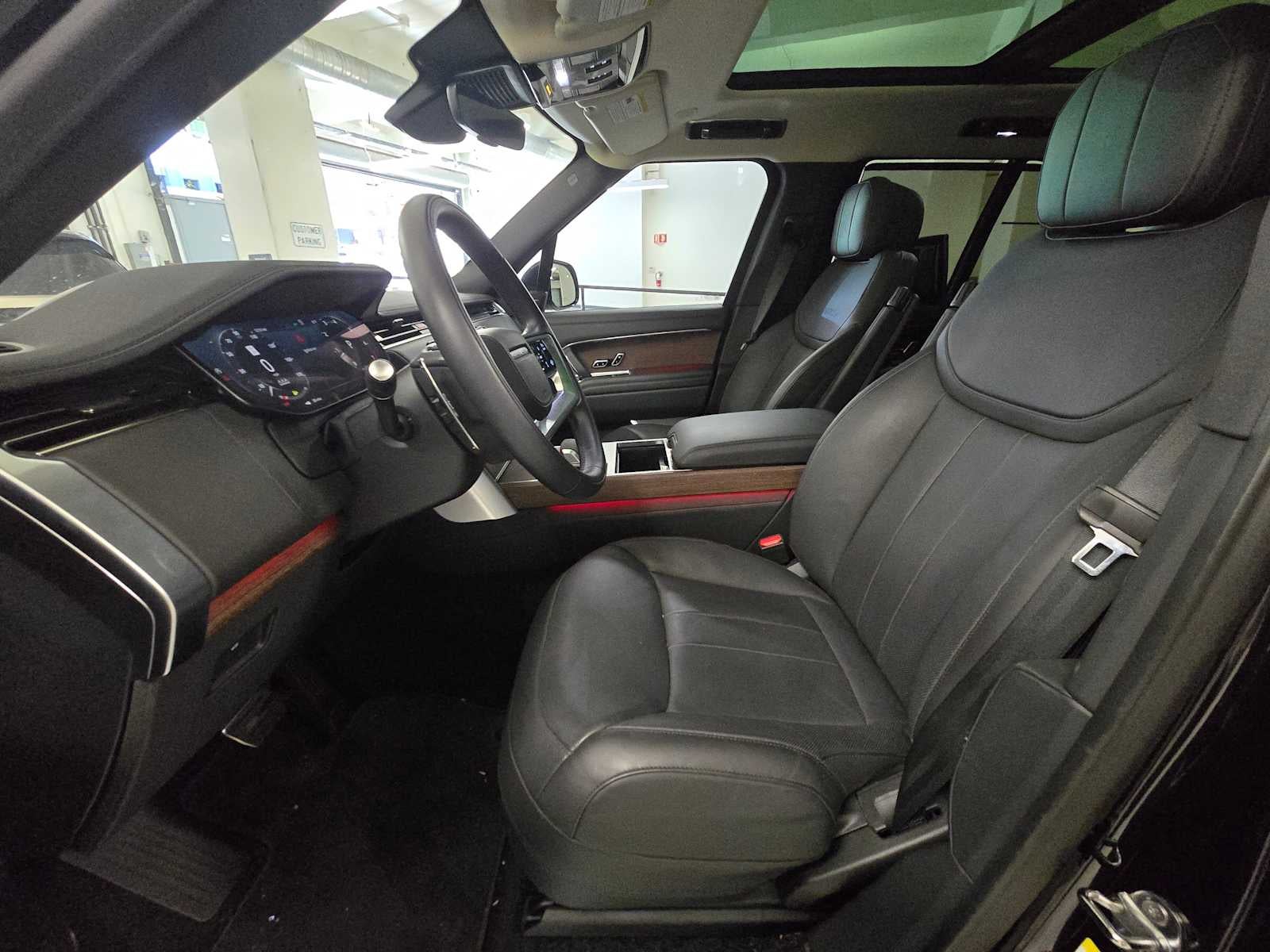 2025 Land Rover Range Rover SE