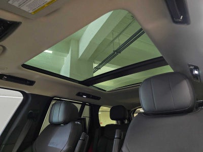 2025 Land Rover Range Rover SE