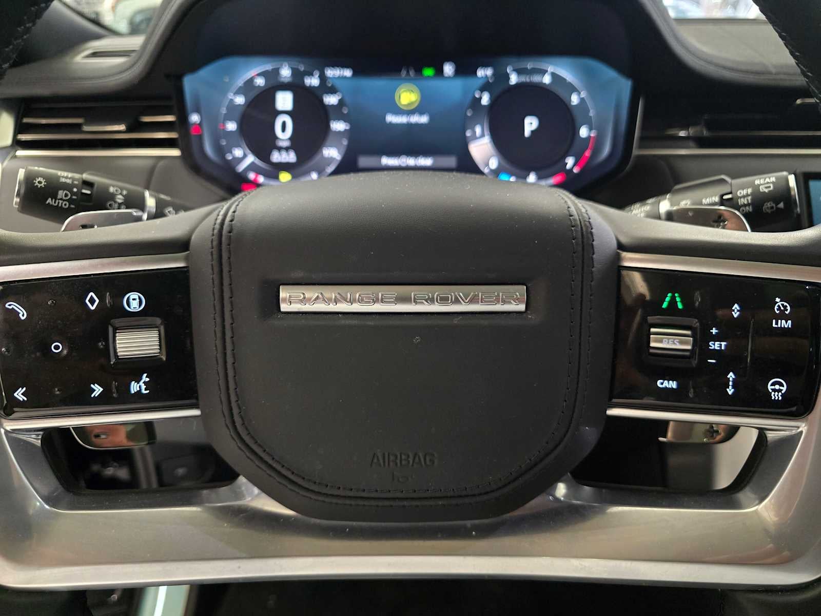 2025 Land Rover Range Rover SE