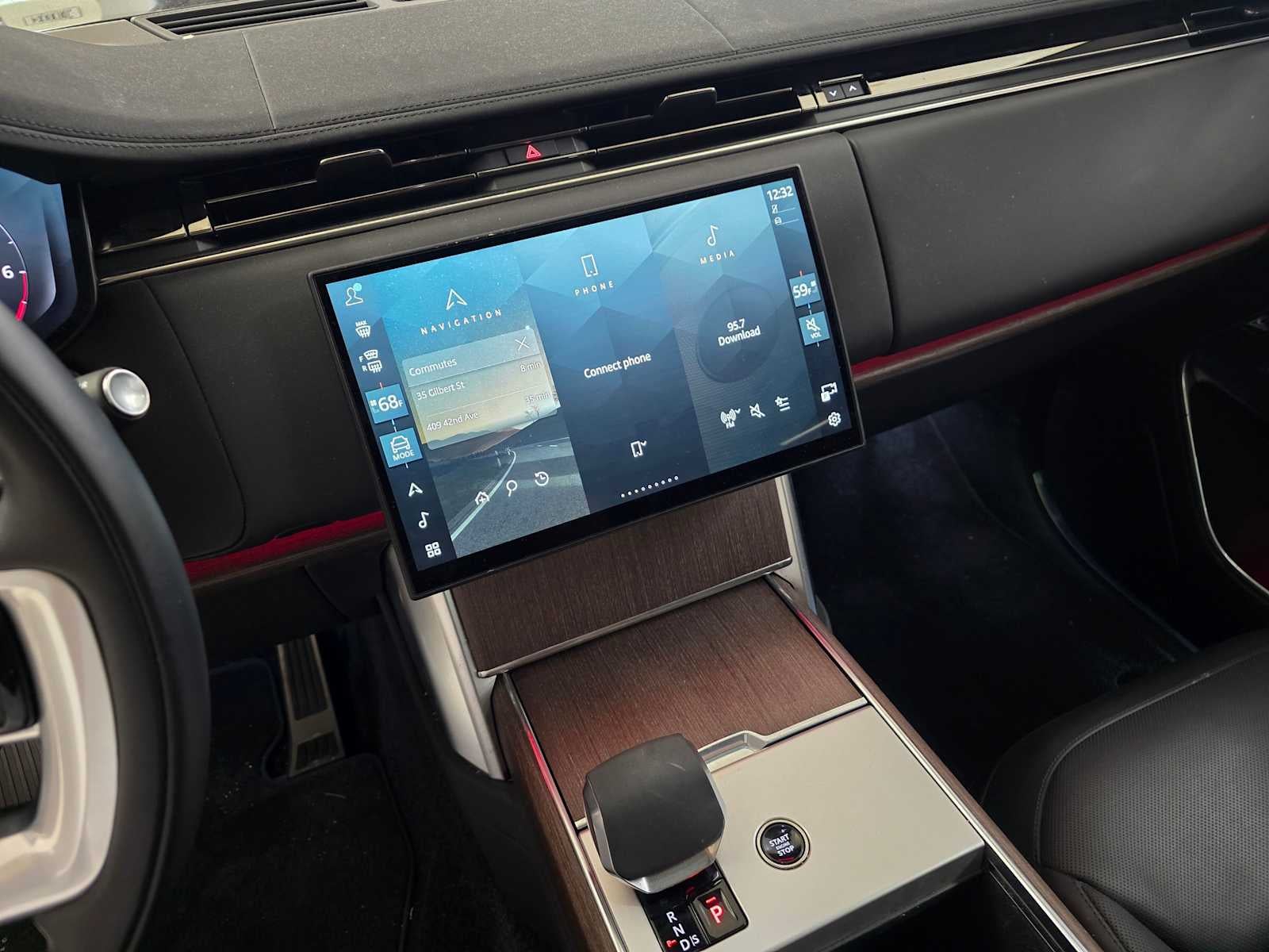 2025 Land Rover Range Rover SE