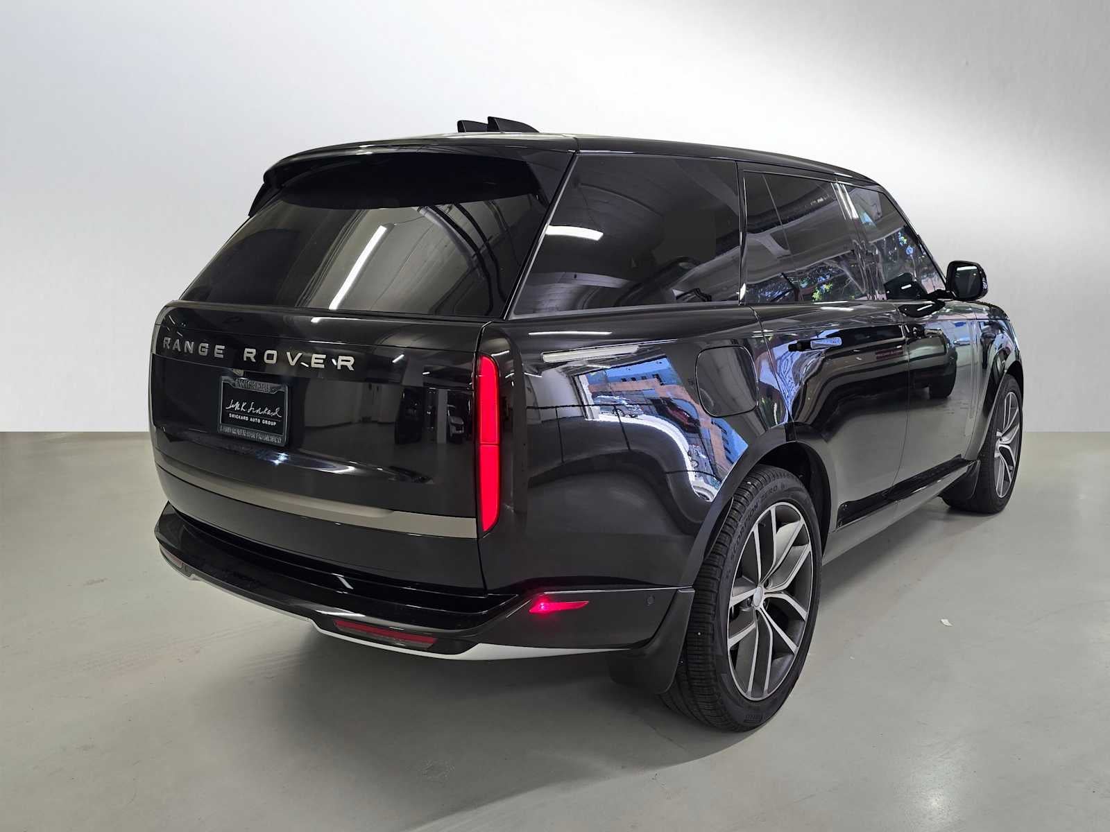 2025 Land Rover Range Rover SE