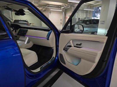 2025 Land Rover Range Rover SV