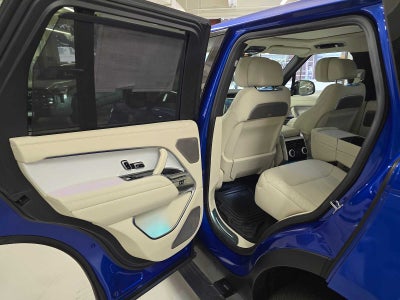 2025 Land Rover Range Rover SV