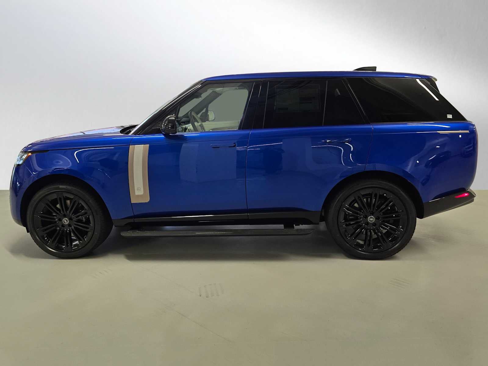 2025 Land Rover Range Rover SV