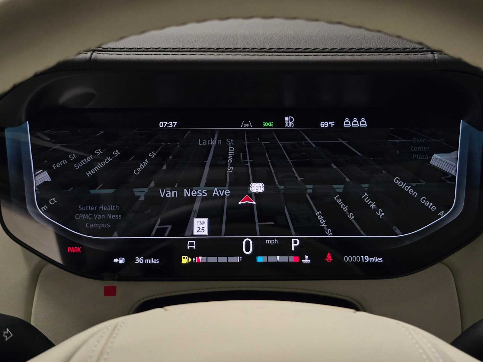 2025 Land Rover Range Rover SV