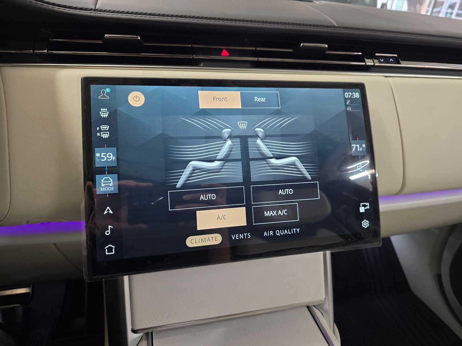 2025 Land Rover Range Rover SV