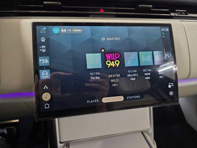 2025 Land Rover Range Rover SV