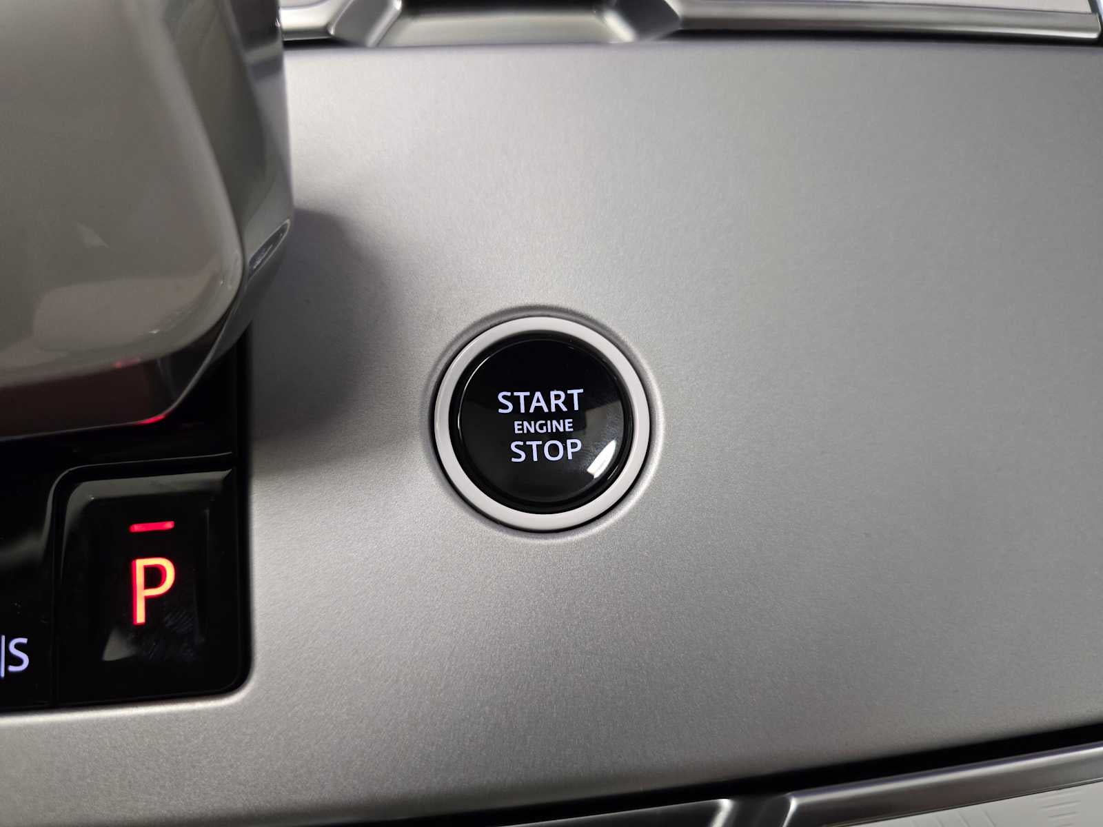 2025 Land Rover Range Rover SV