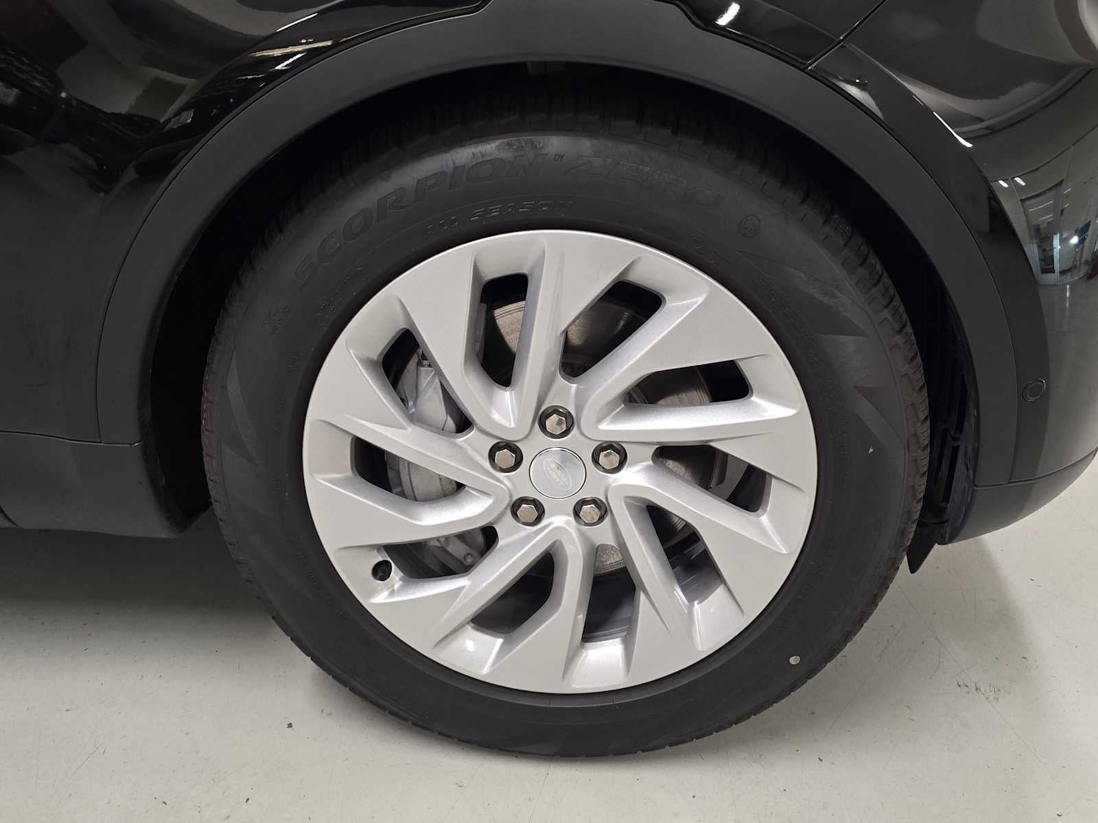 2025 Land Rover Discovery S