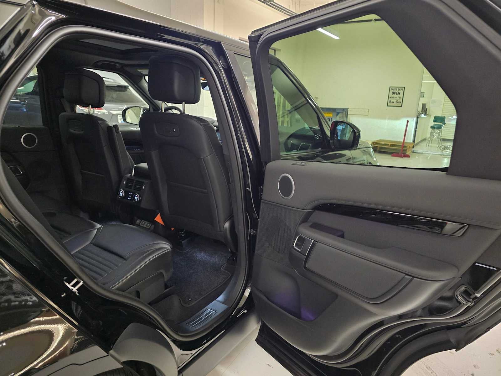 2025 Land Rover Discovery S