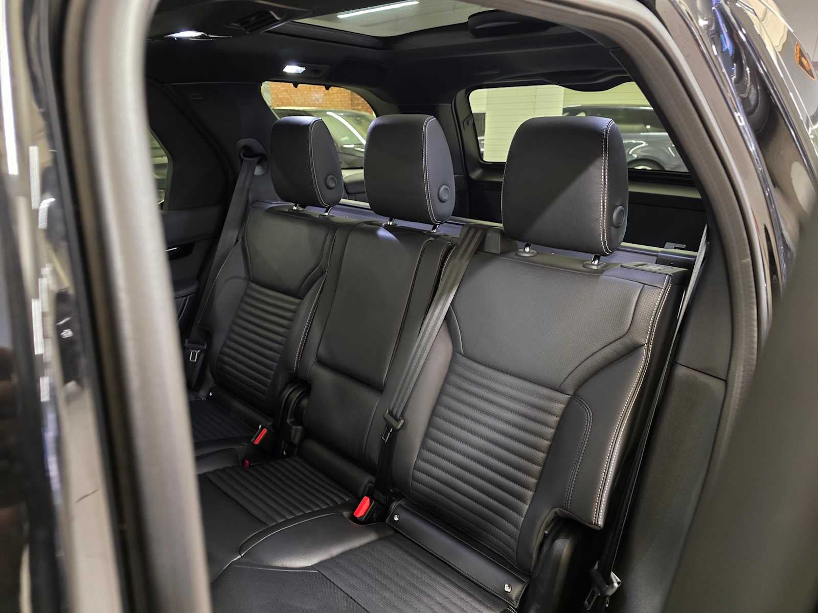 2025 Land Rover Discovery S