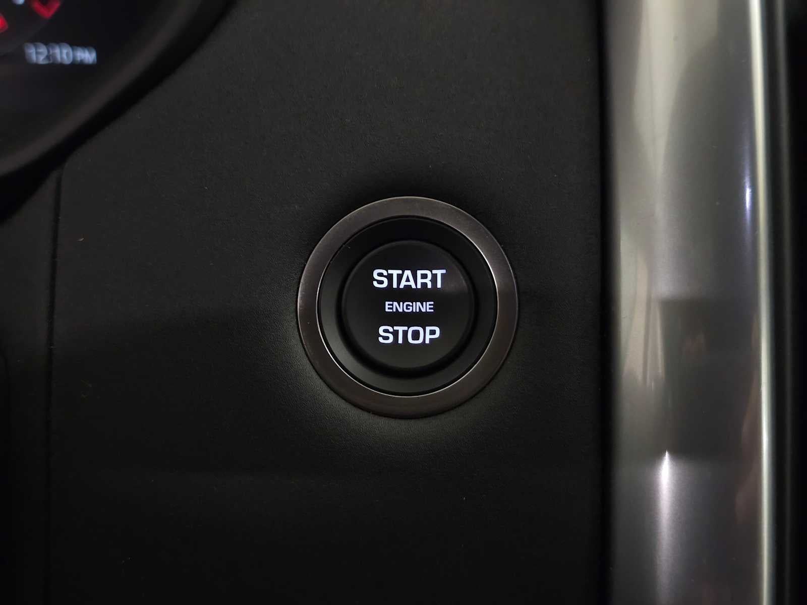 2025 Land Rover Discovery S