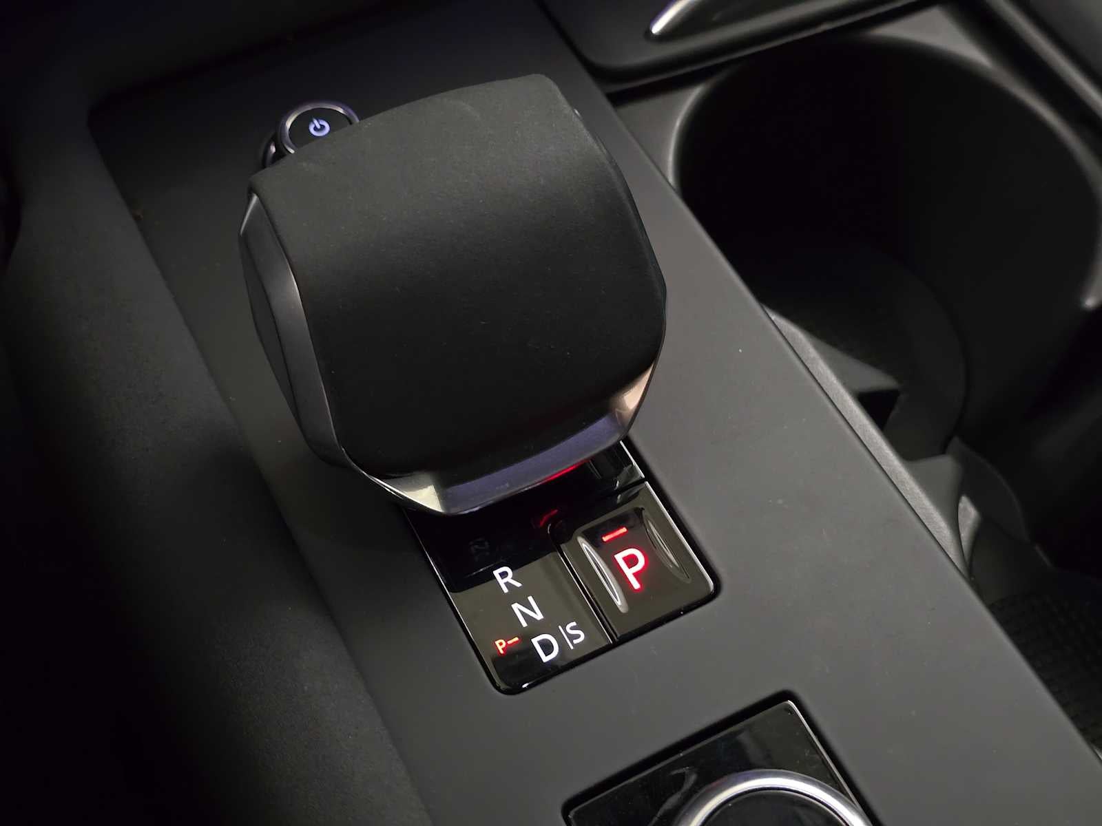 2025 Land Rover Discovery S