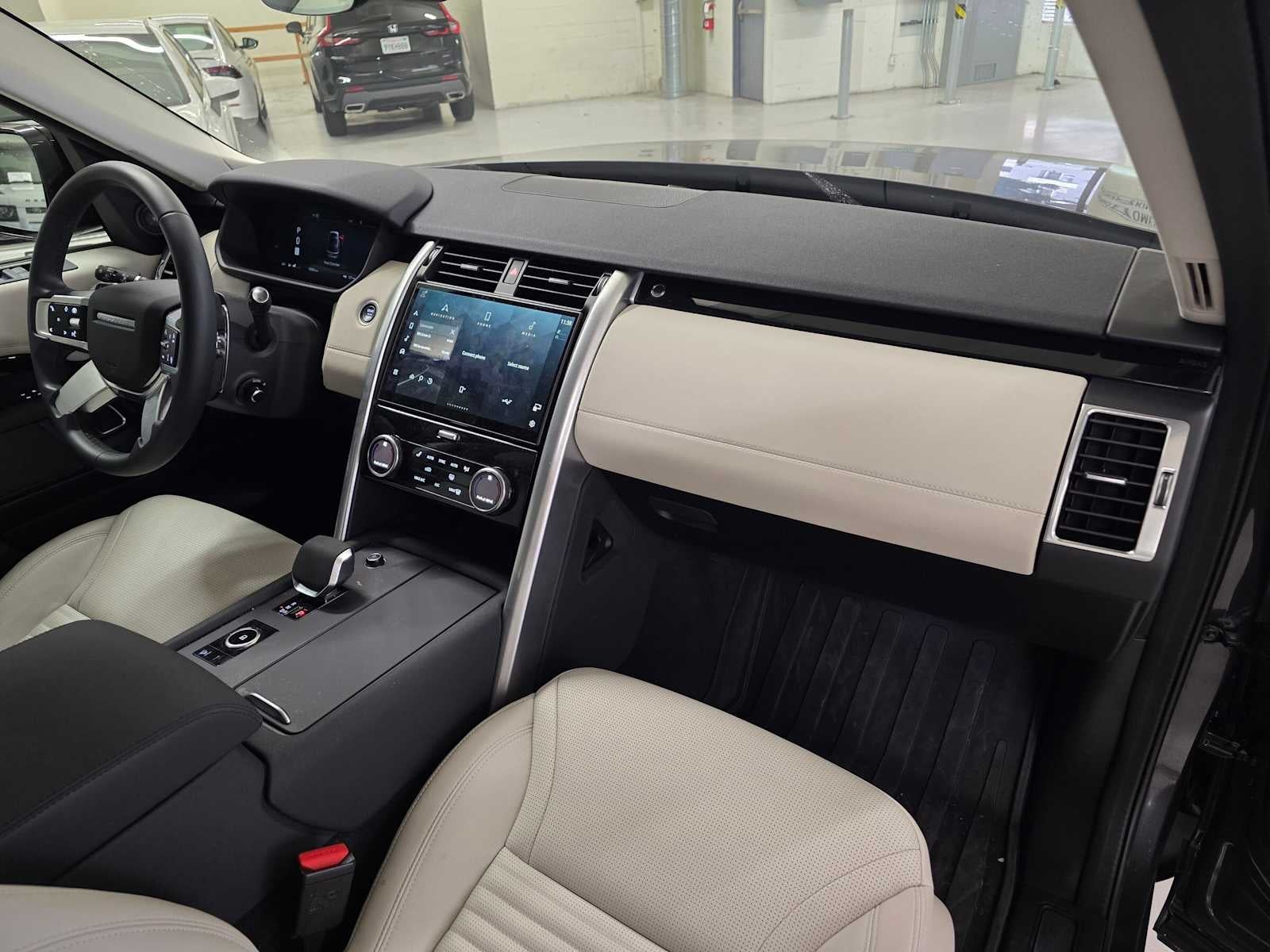 2025 Land Rover Discovery S