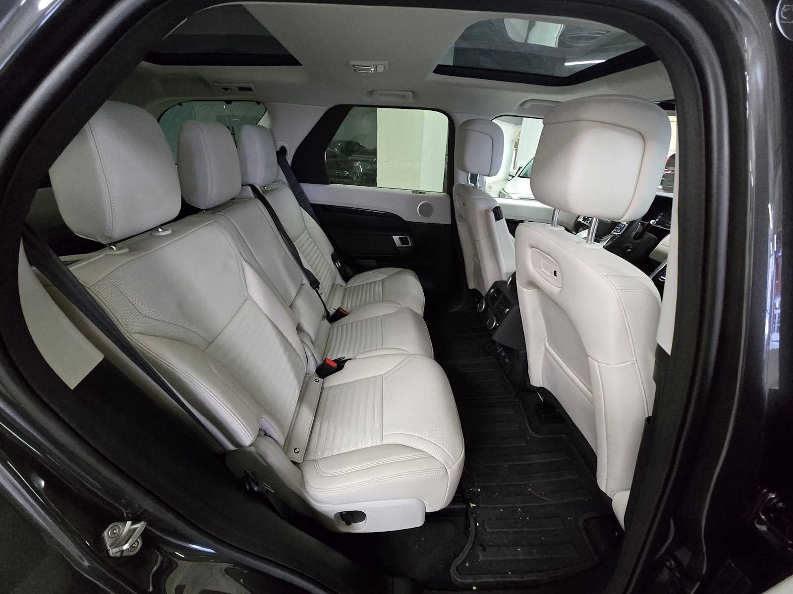 2025 Land Rover Discovery S