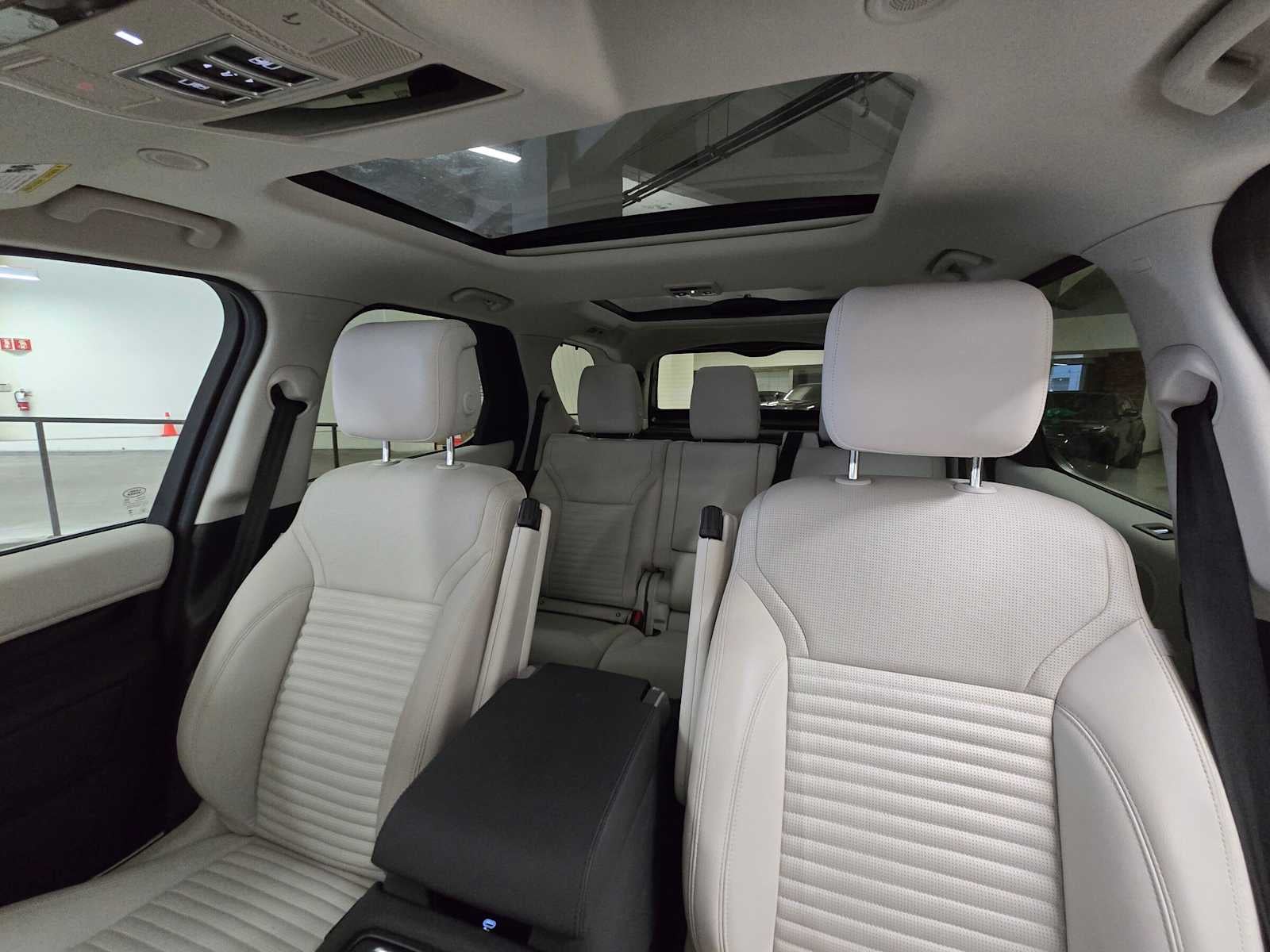 2025 Land Rover Discovery S