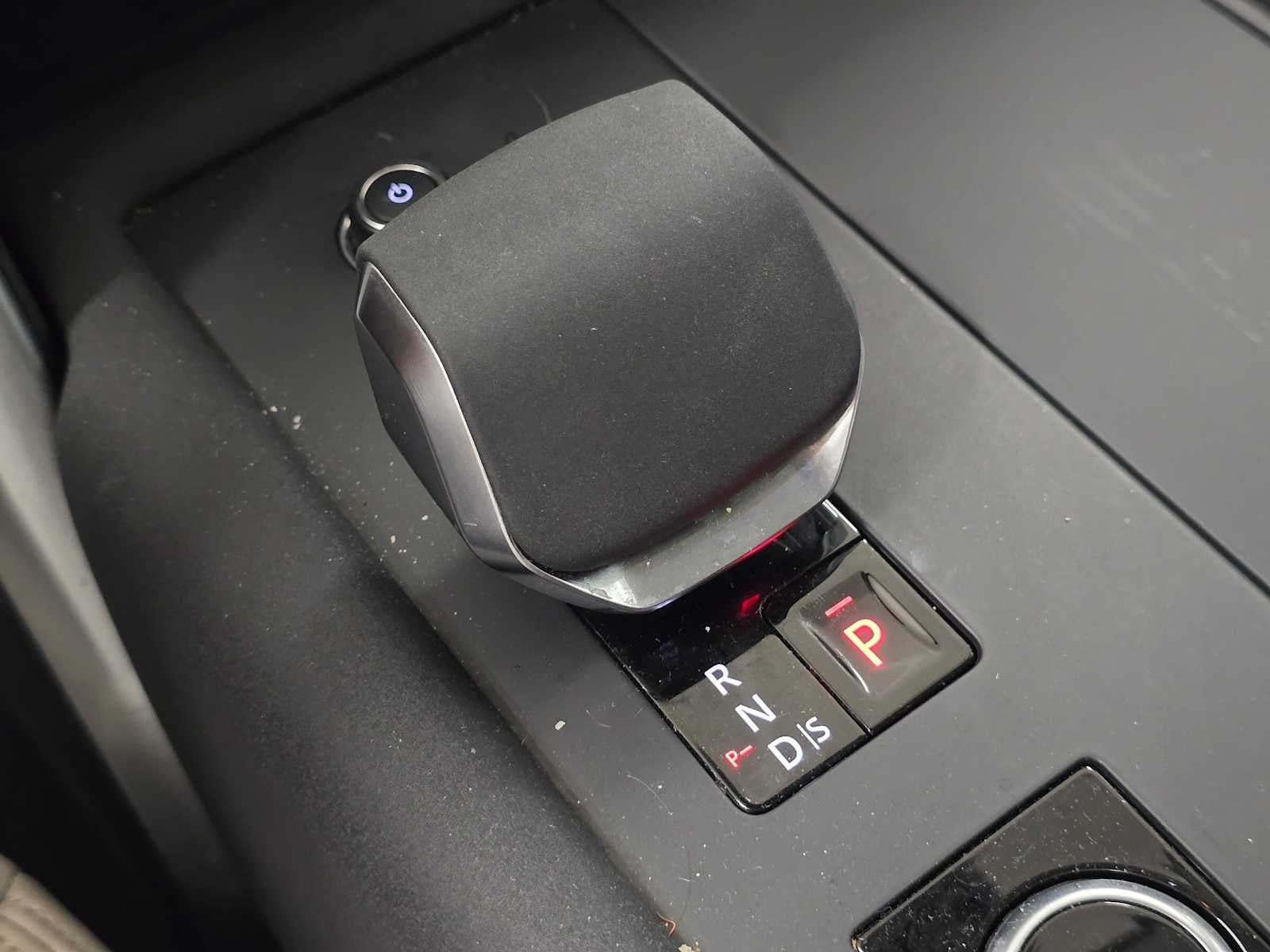 2025 Land Rover Discovery S