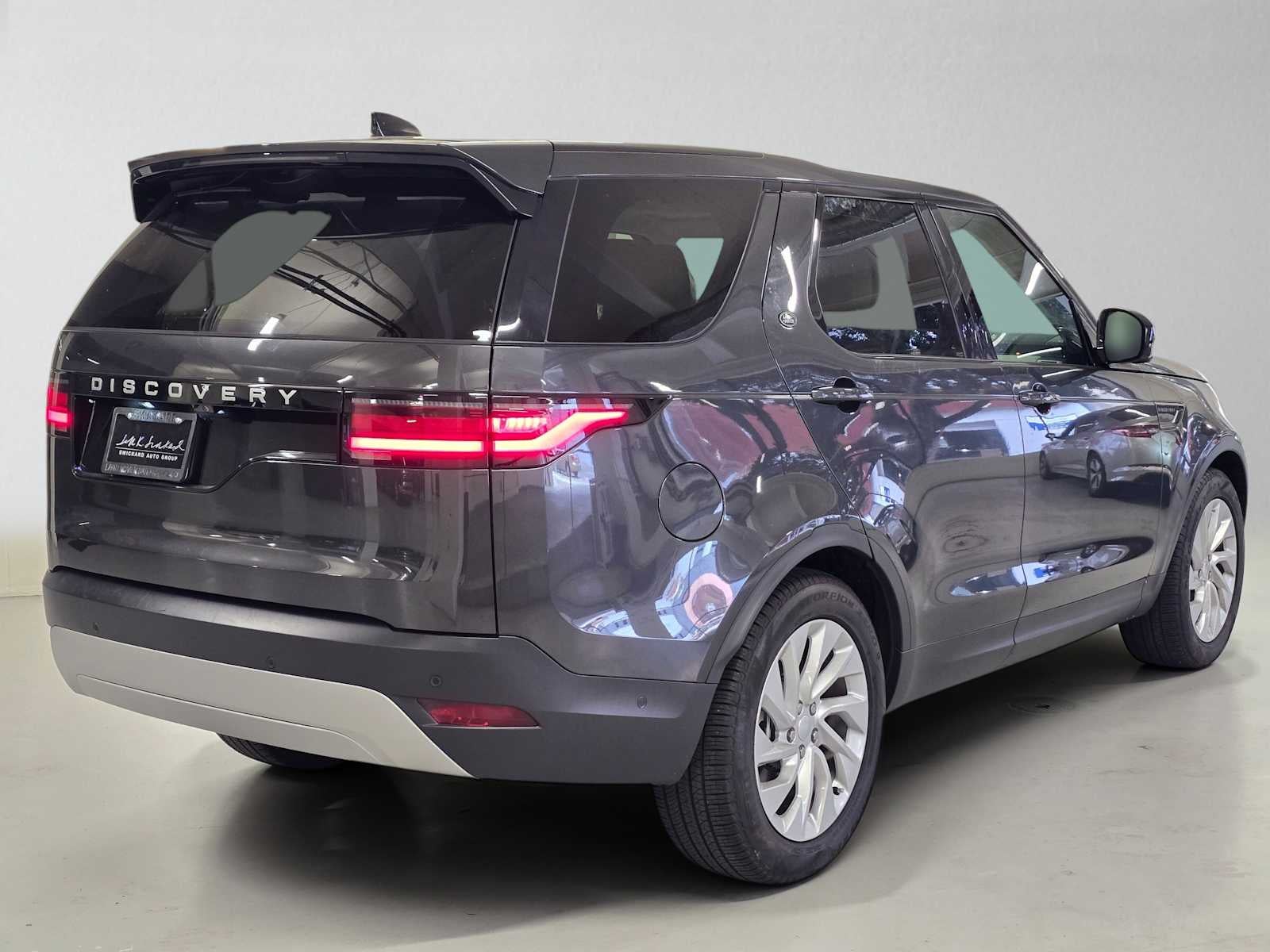 2025 Land Rover Discovery S