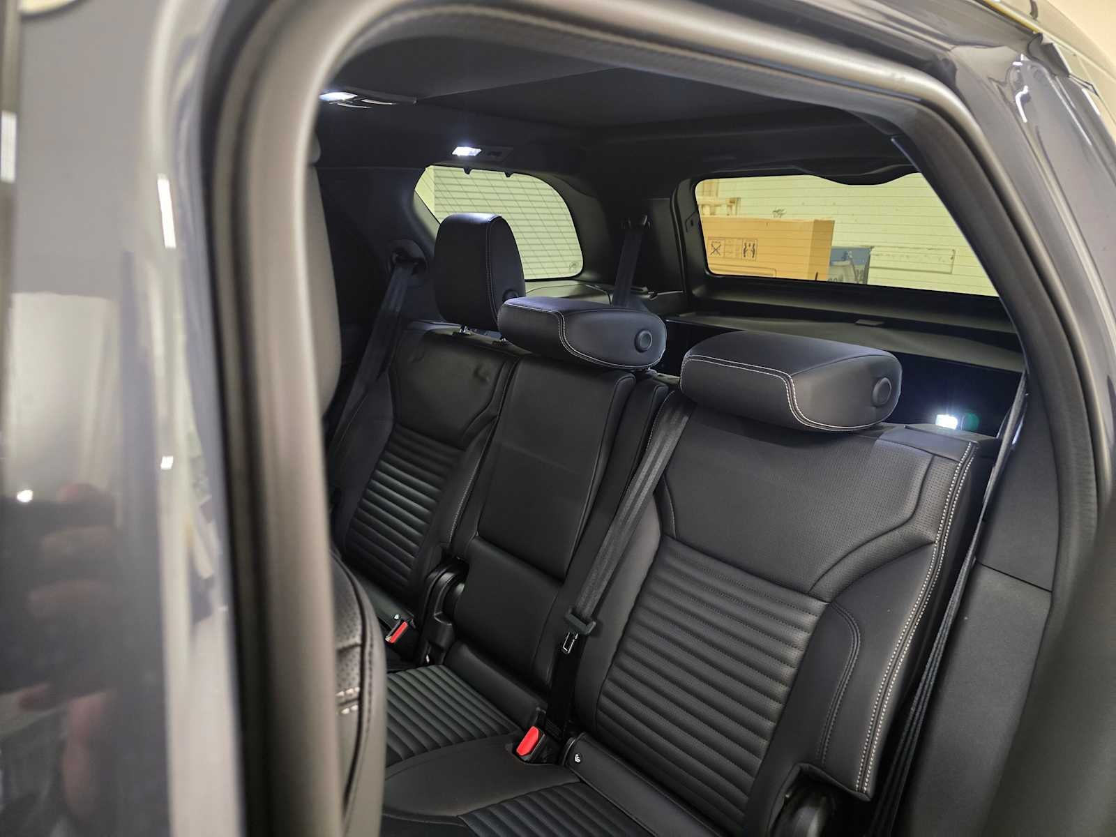 2025 Land Rover Discovery Dynamic SE