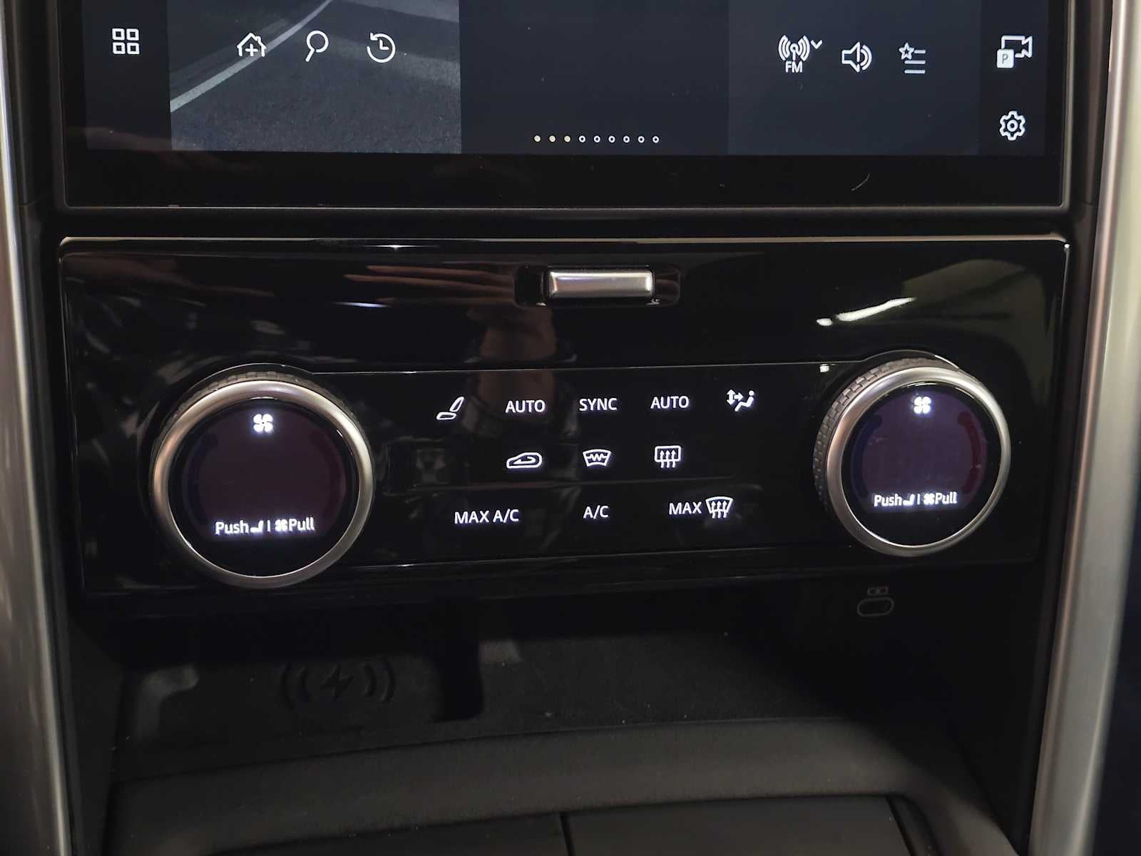 2025 Land Rover Discovery Dynamic SE