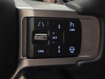 2025 Land Rover Discovery Dynamic SE