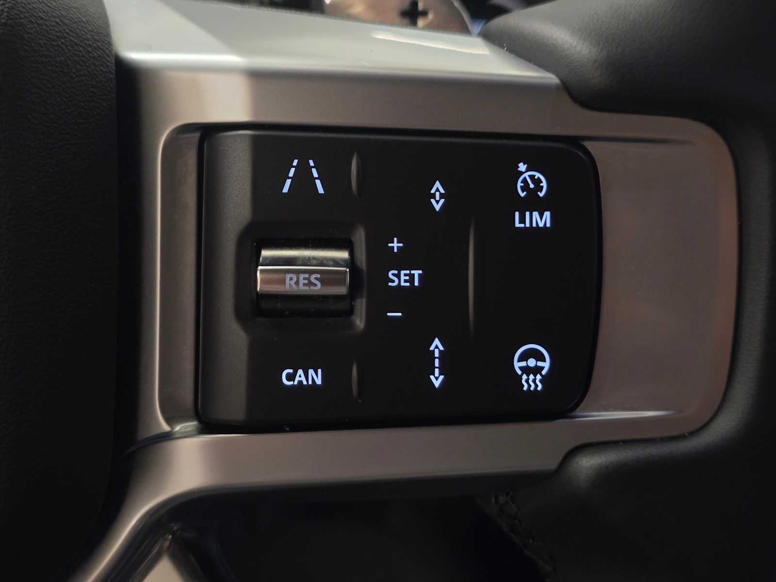 2025 Land Rover Discovery Dynamic SE