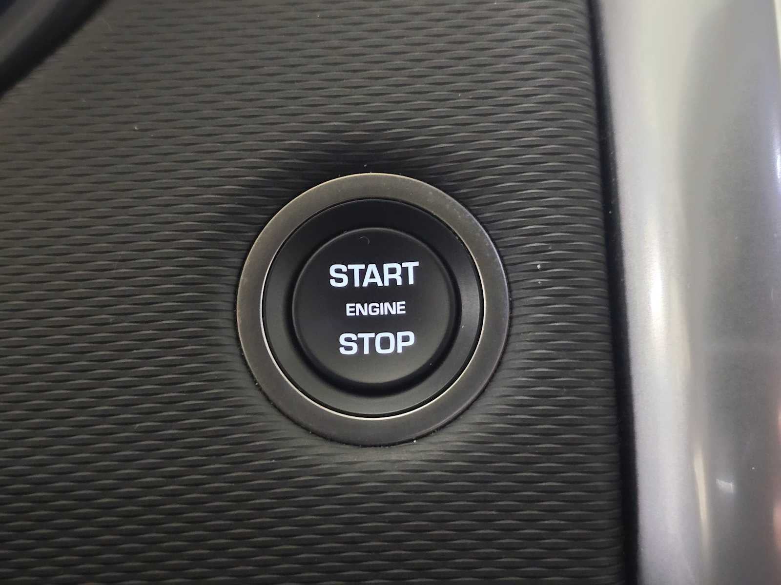 2025 Land Rover Discovery Dynamic SE