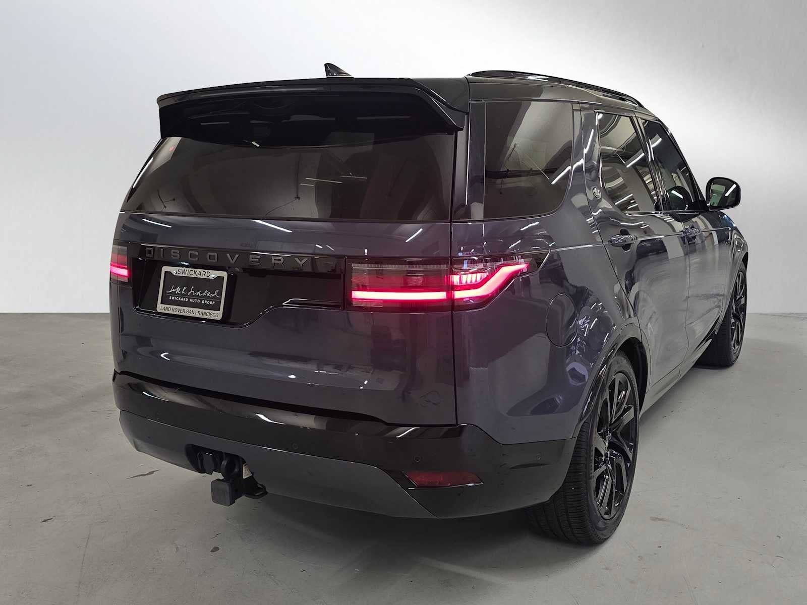 2025 Land Rover Discovery Dynamic SE