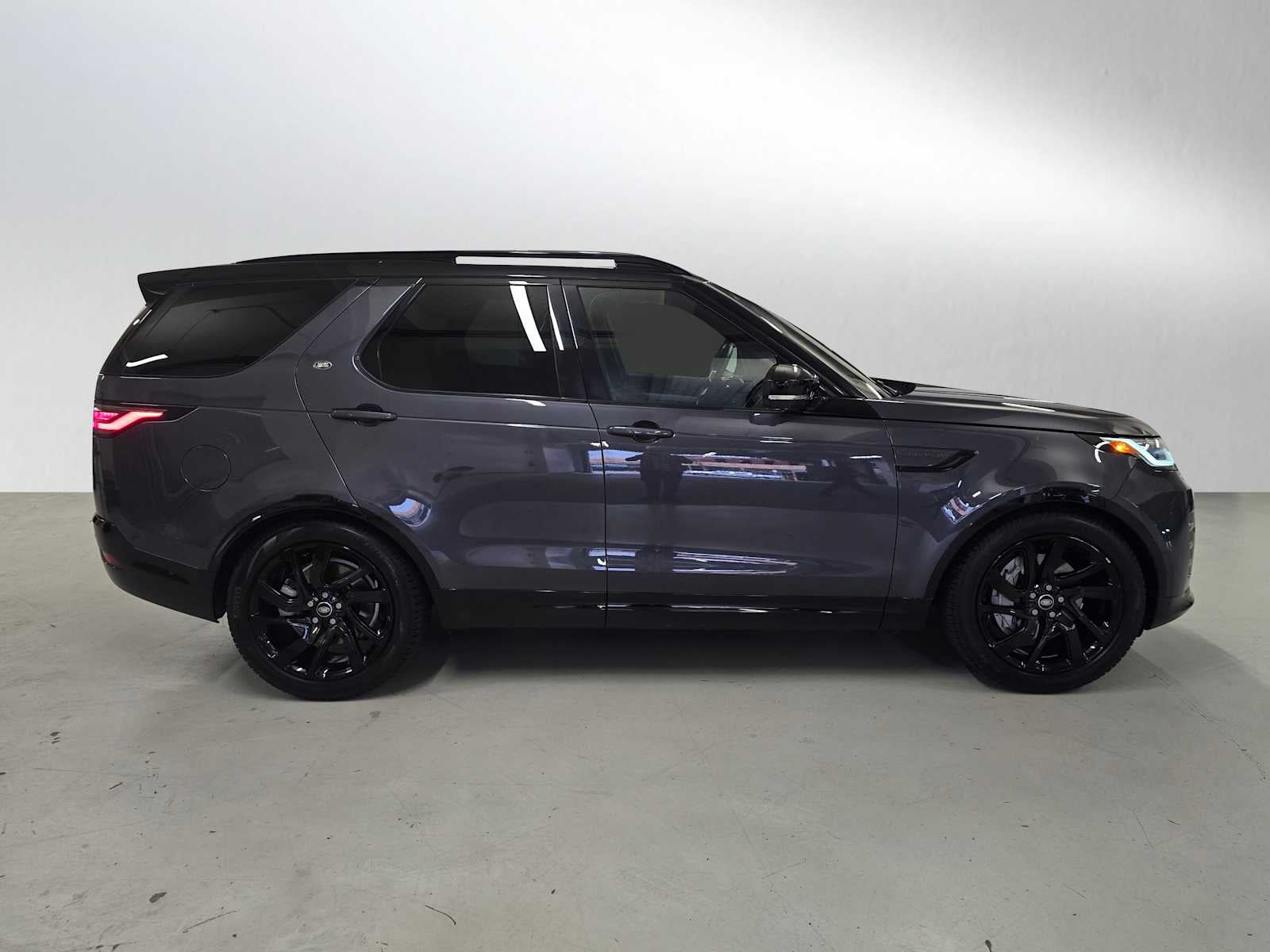 2025 Land Rover Discovery Dynamic SE