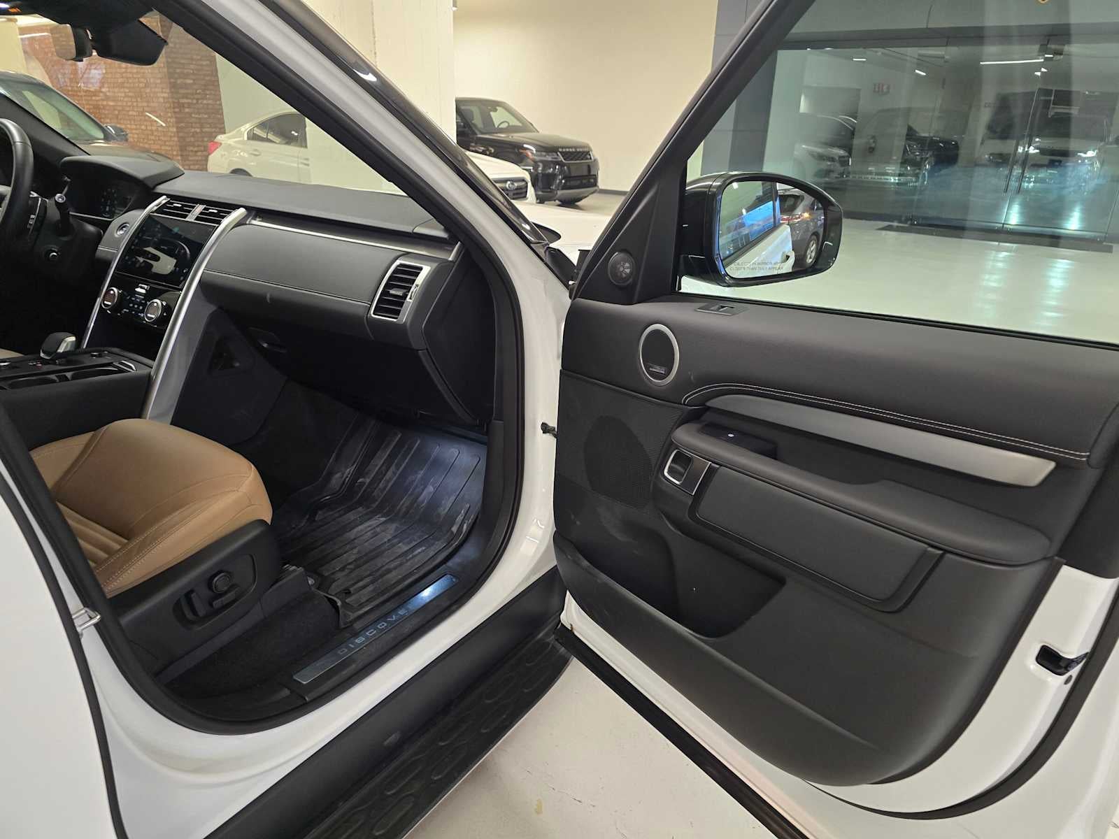 2025 Land Rover Discovery Dynamic SE