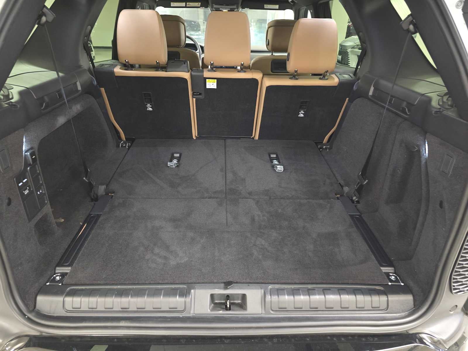 2025 Land Rover Discovery Dynamic SE