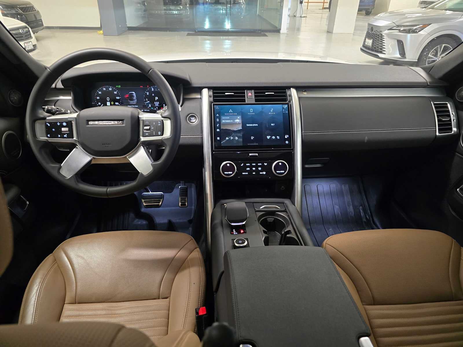 2025 Land Rover Discovery Dynamic SE