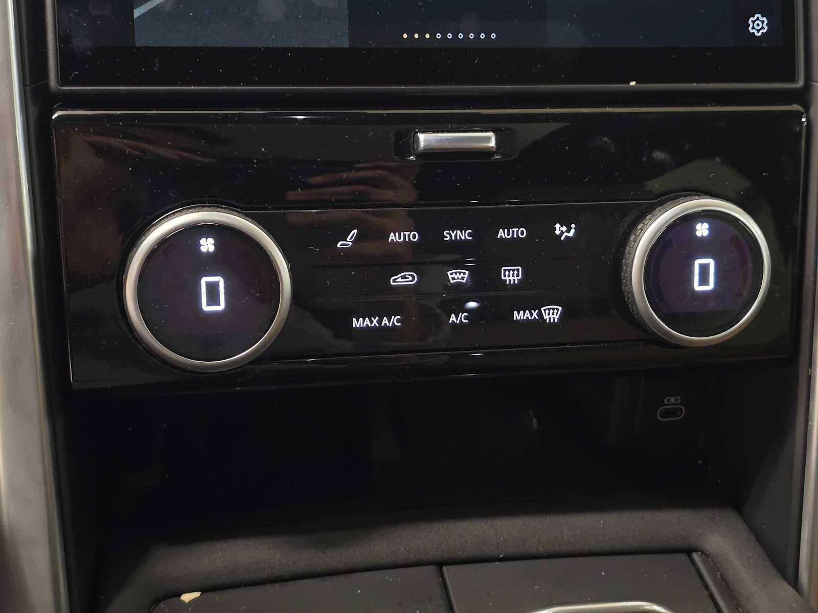 2025 Land Rover Discovery Dynamic SE