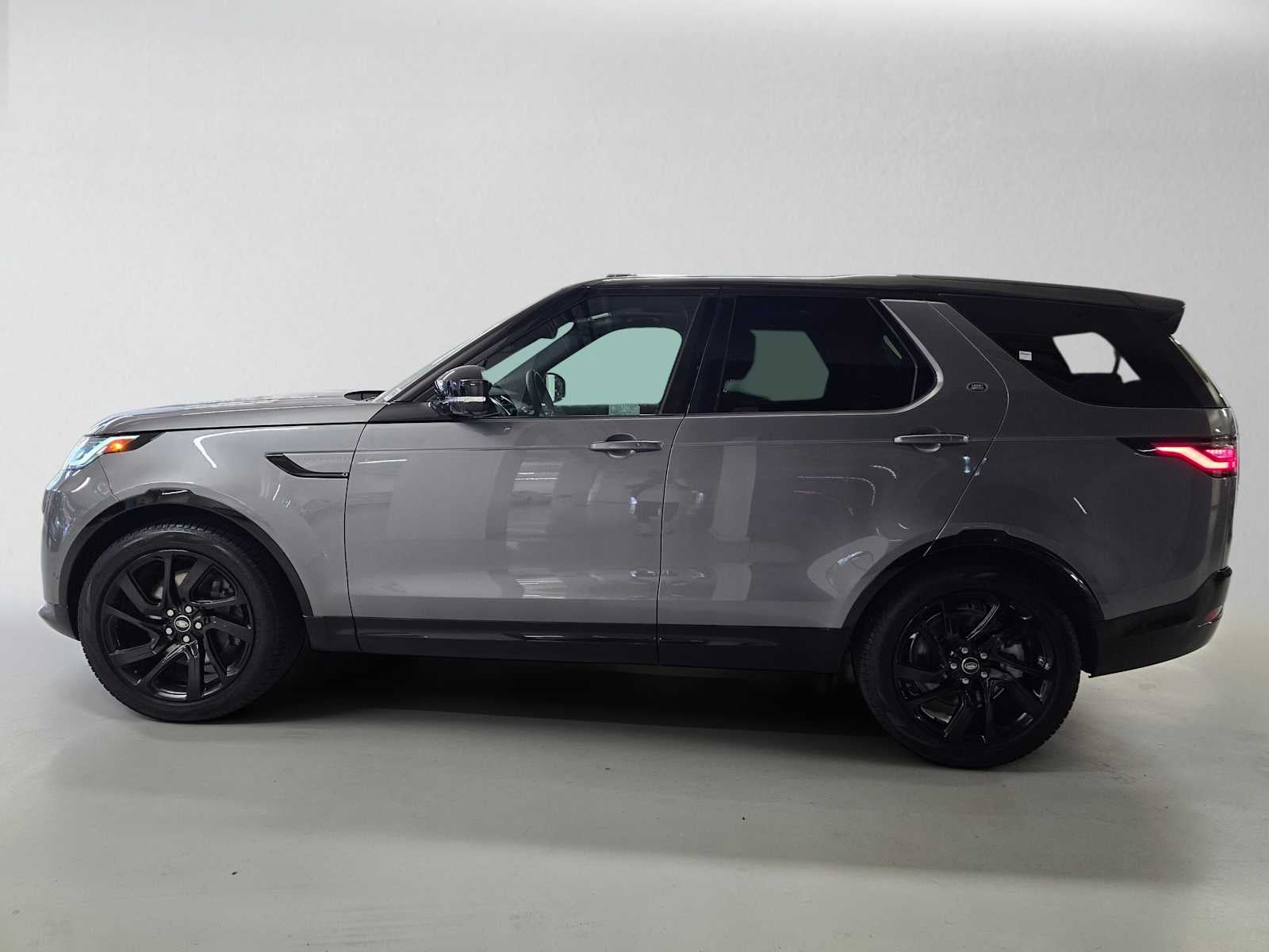 2025 Land Rover Discovery Dynamic SE