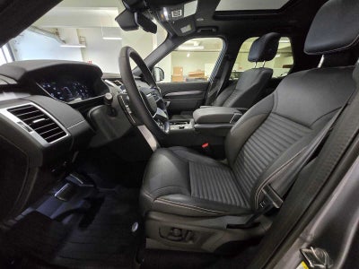 2025 Land Rover Discovery Dynamic SE