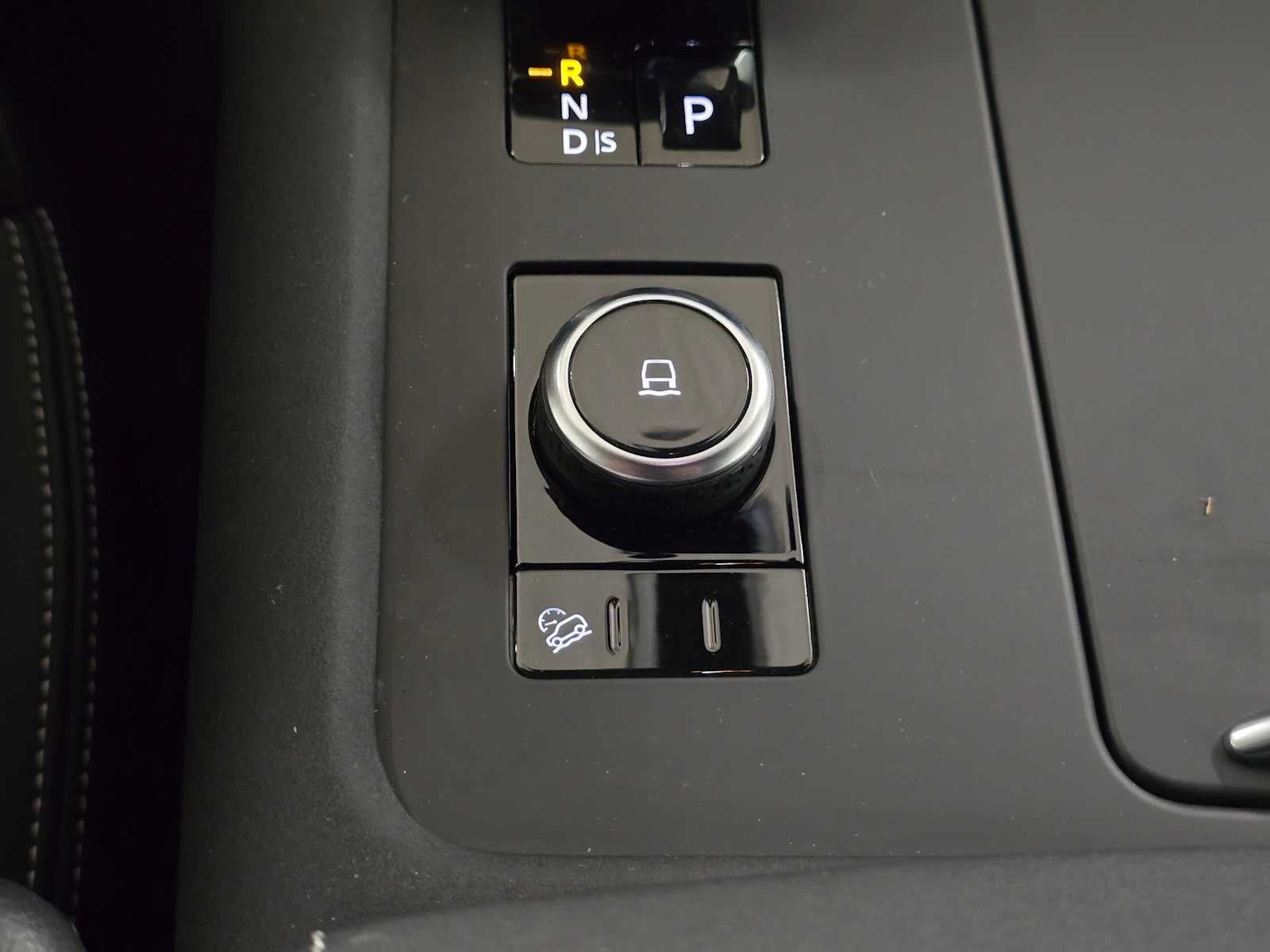 2025 Land Rover Discovery Dynamic SE