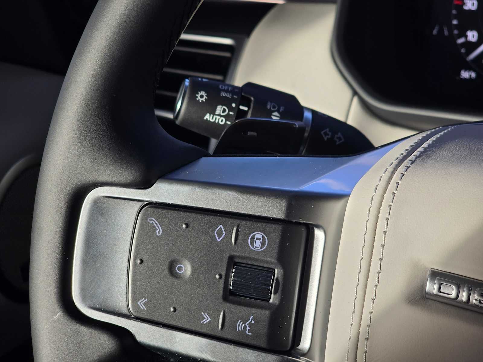 2025 Land Rover Discovery Metropolitan Edition