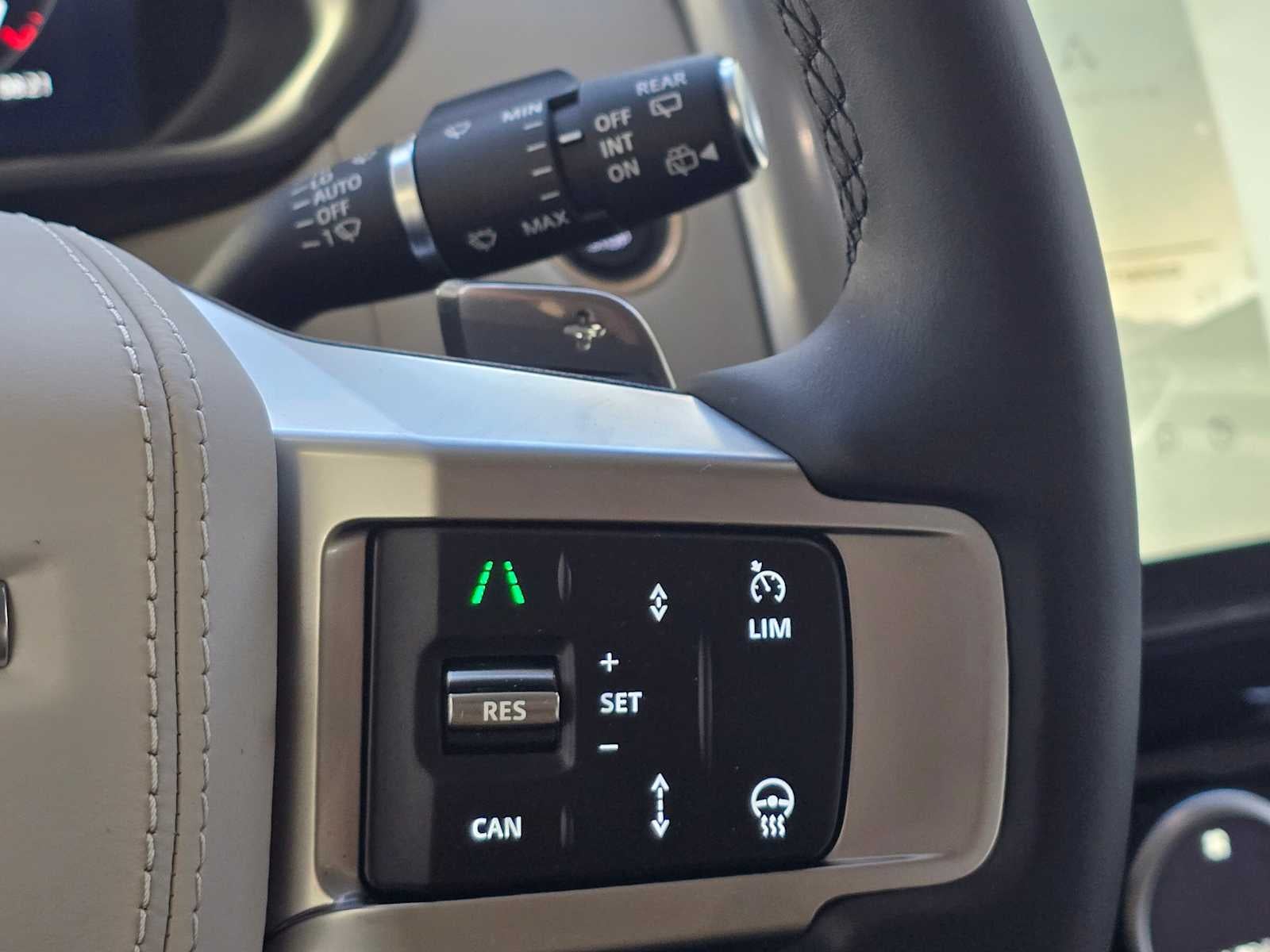 2025 Land Rover Discovery Metropolitan Edition