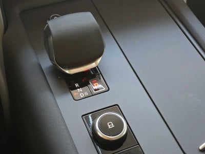 2025 Land Rover Discovery Metropolitan Edition