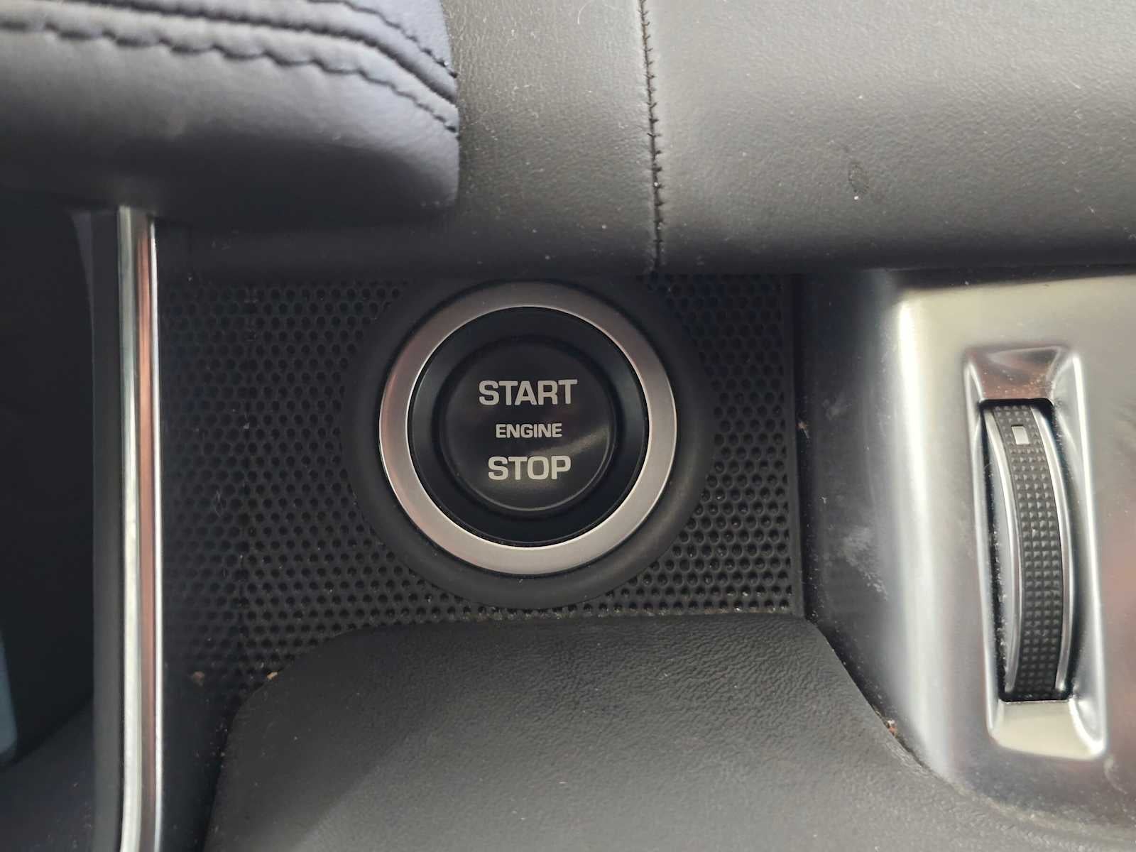 2016 Land Rover Range Rover Sport V8 SVR