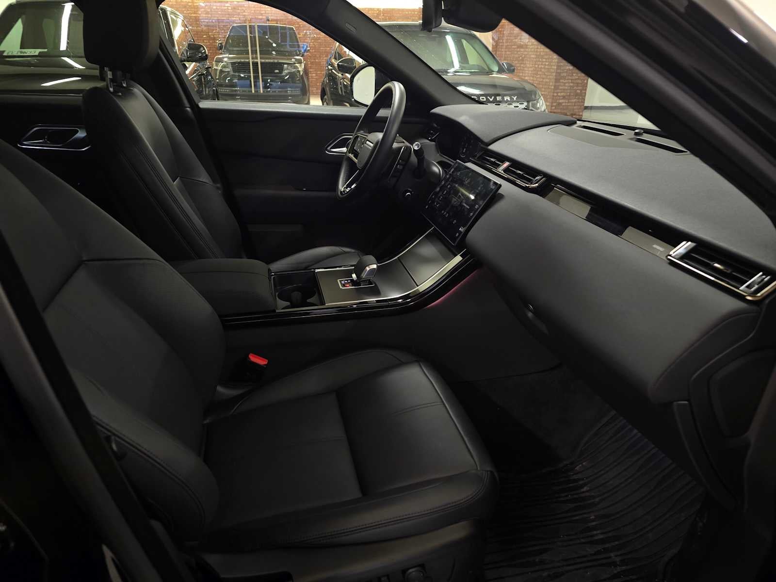 2025 Land Rover Range Rover Velar Dynamic SE