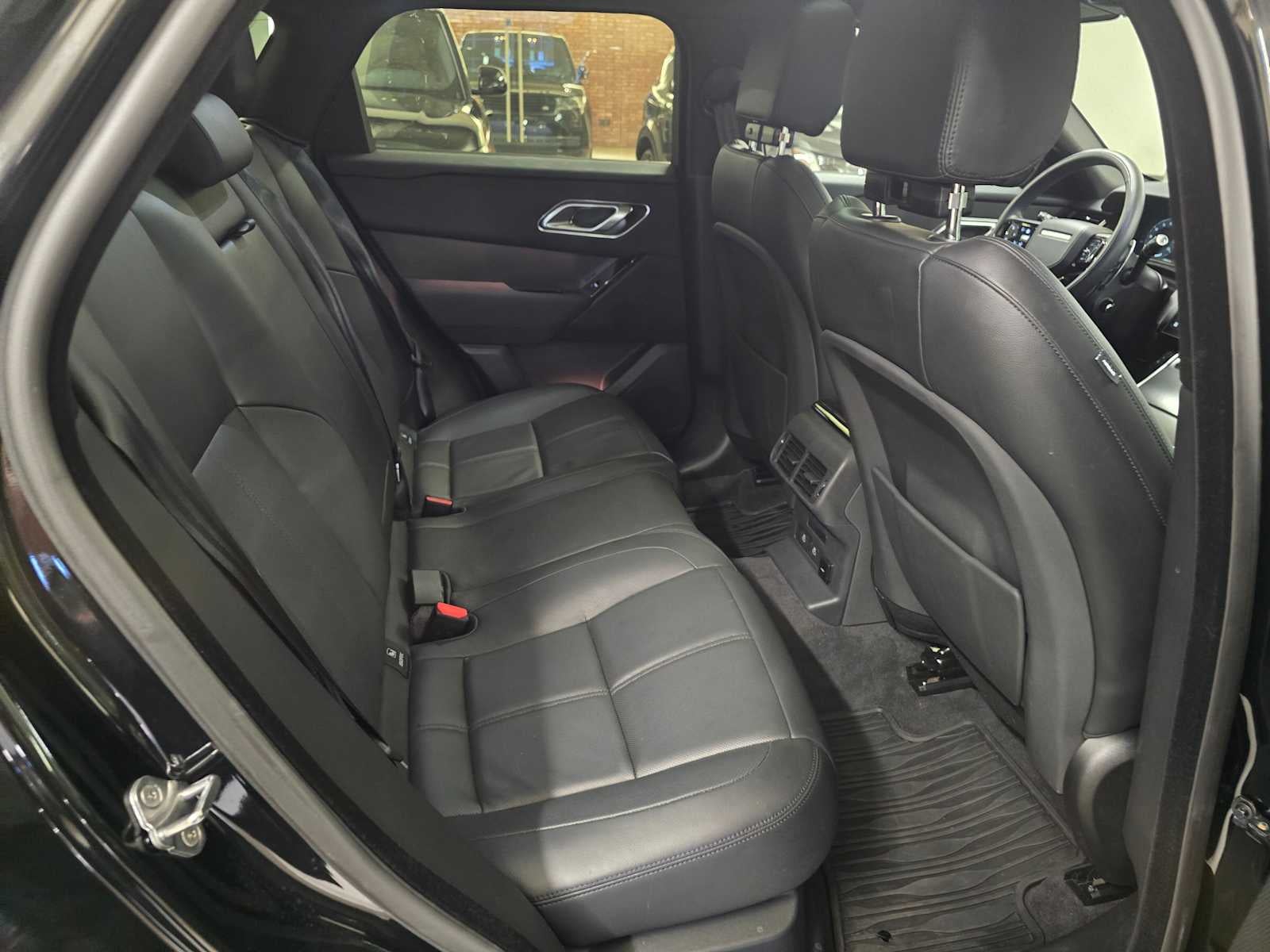 2025 Land Rover Range Rover Velar Dynamic SE