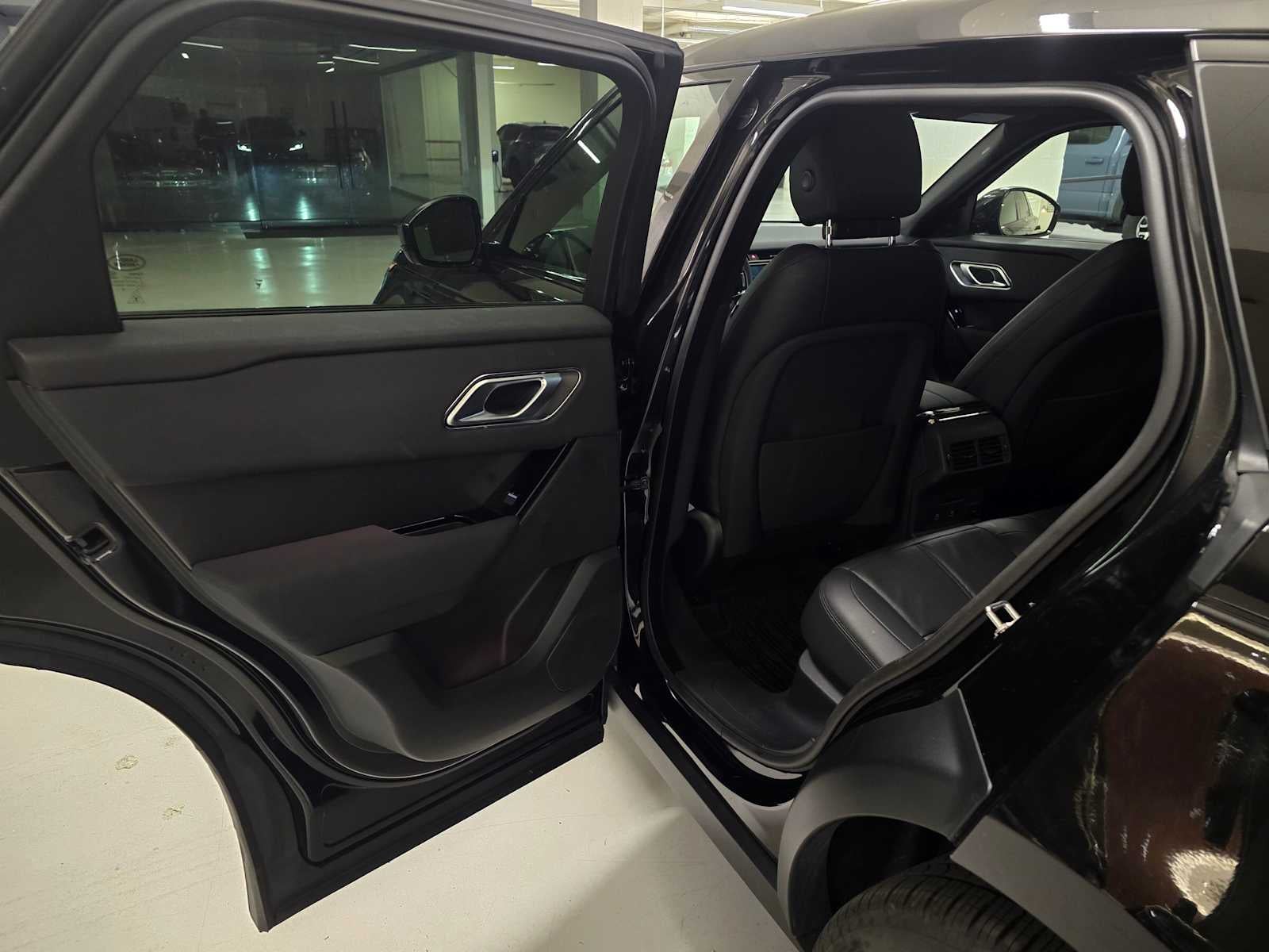 2025 Land Rover Range Rover Velar Dynamic SE