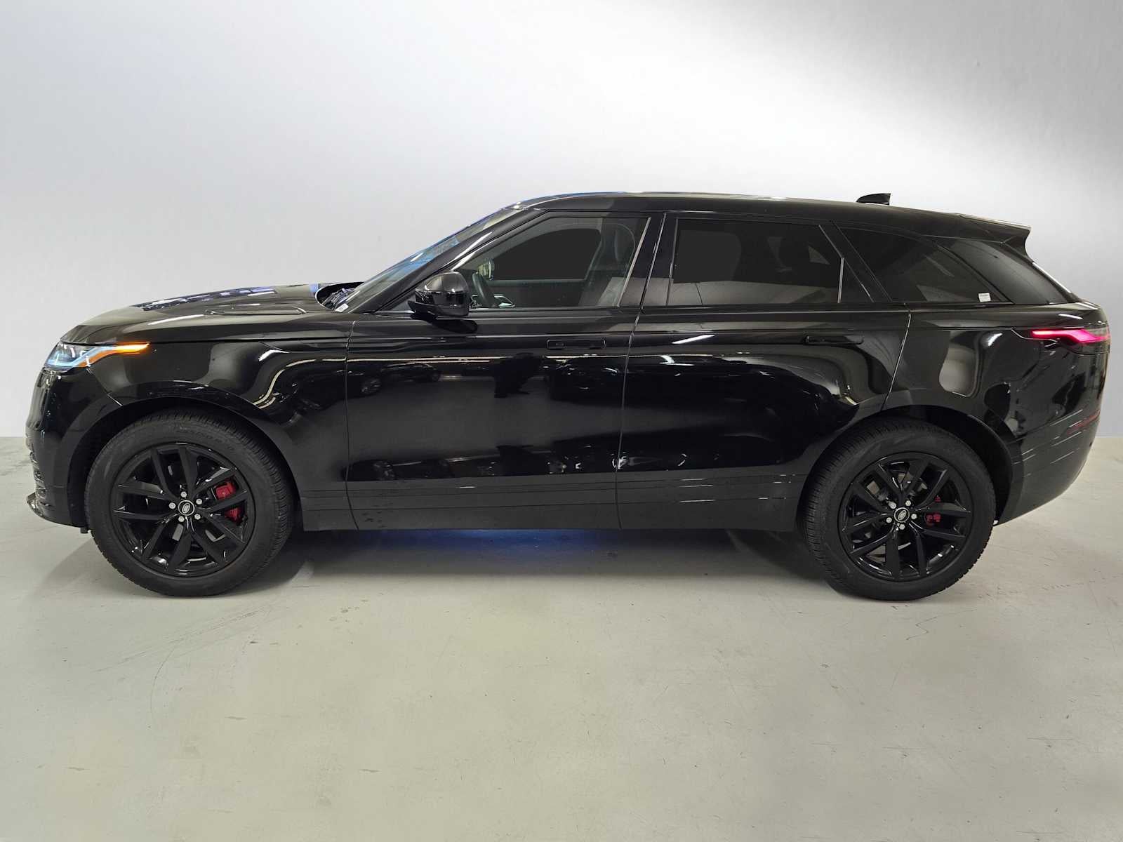 2025 Land Rover Range Rover Velar Dynamic SE