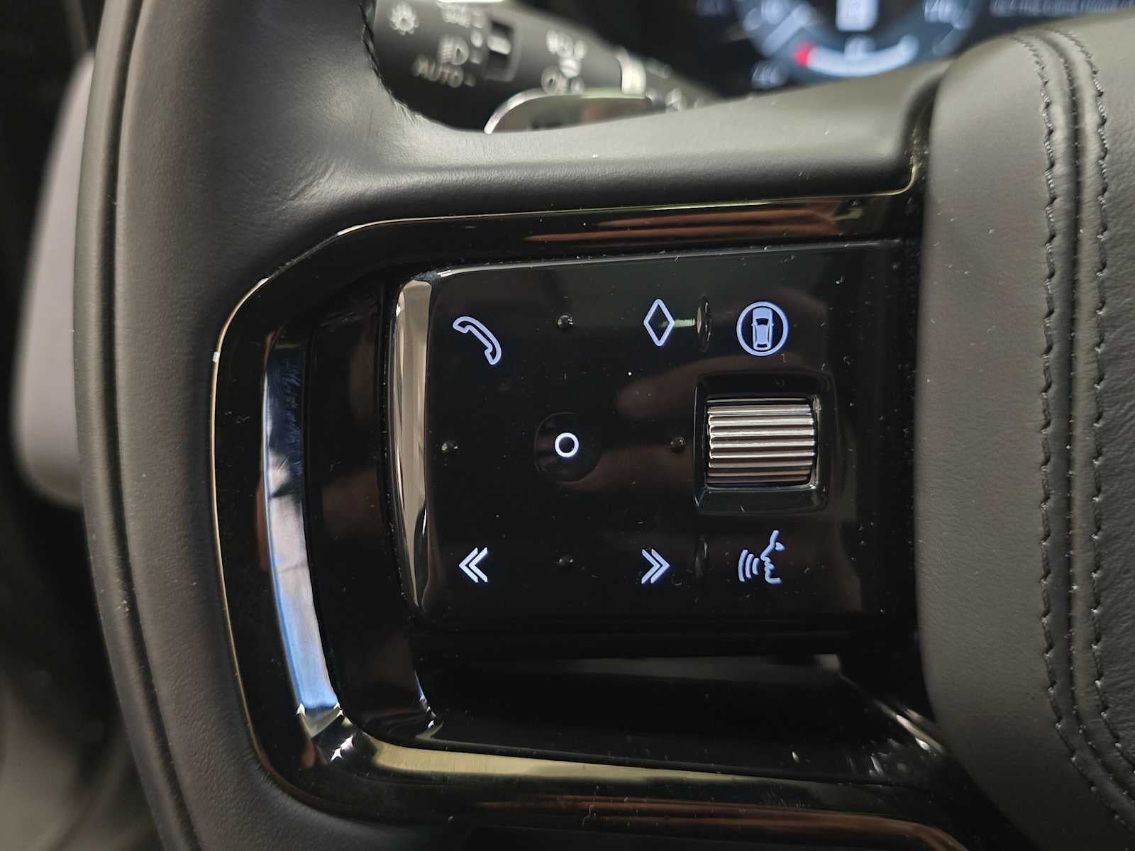 2025 Land Rover Range Rover Velar Dynamic SE