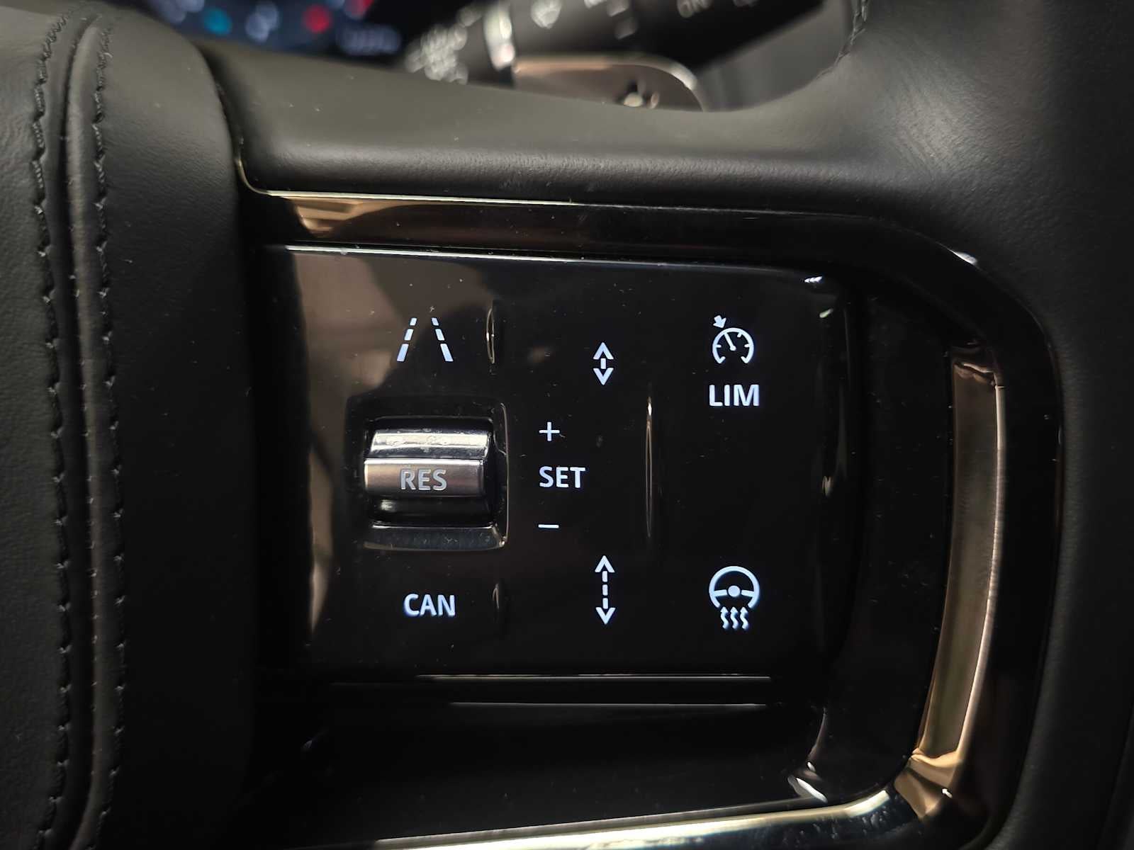 2025 Land Rover Range Rover Velar Dynamic SE