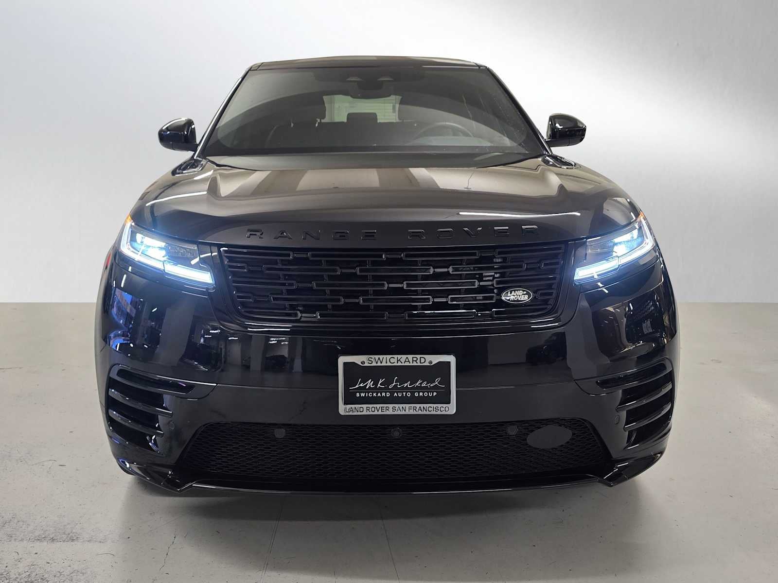 2025 Land Rover Range Rover Velar Dynamic SE