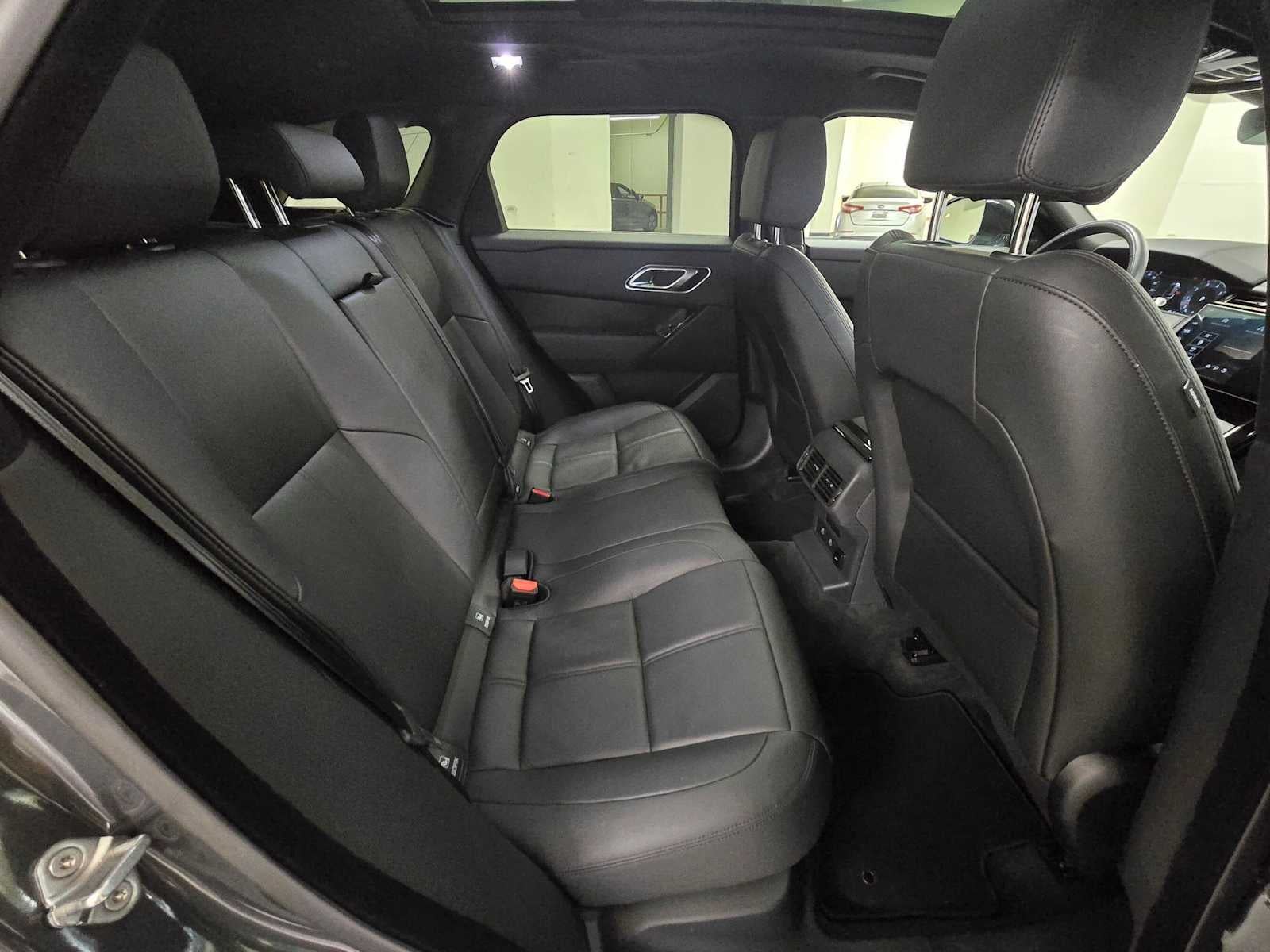 2026 Land Rover Range Rover Velar Dynamic SE