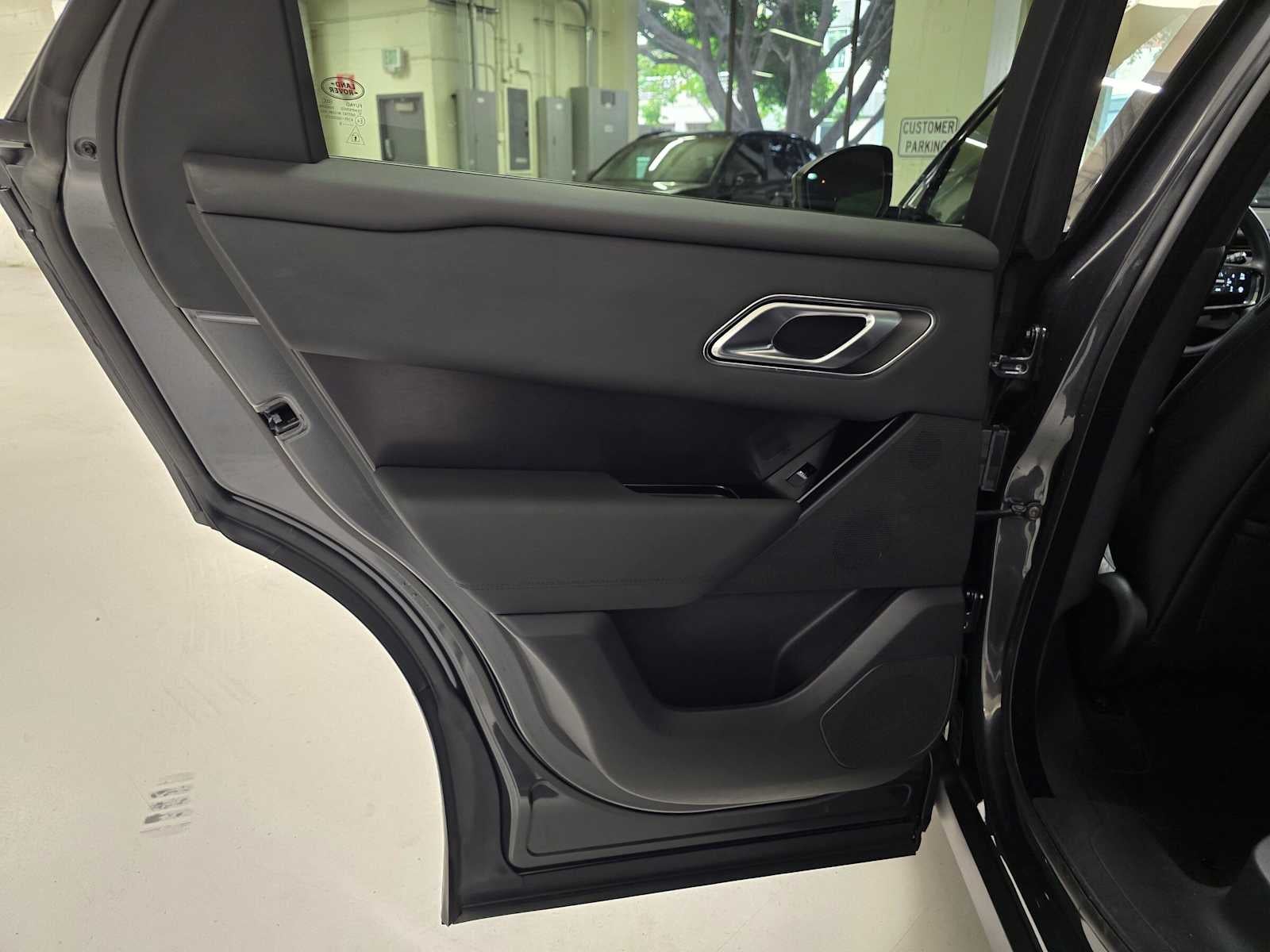 2026 Land Rover Range Rover Velar Dynamic SE
