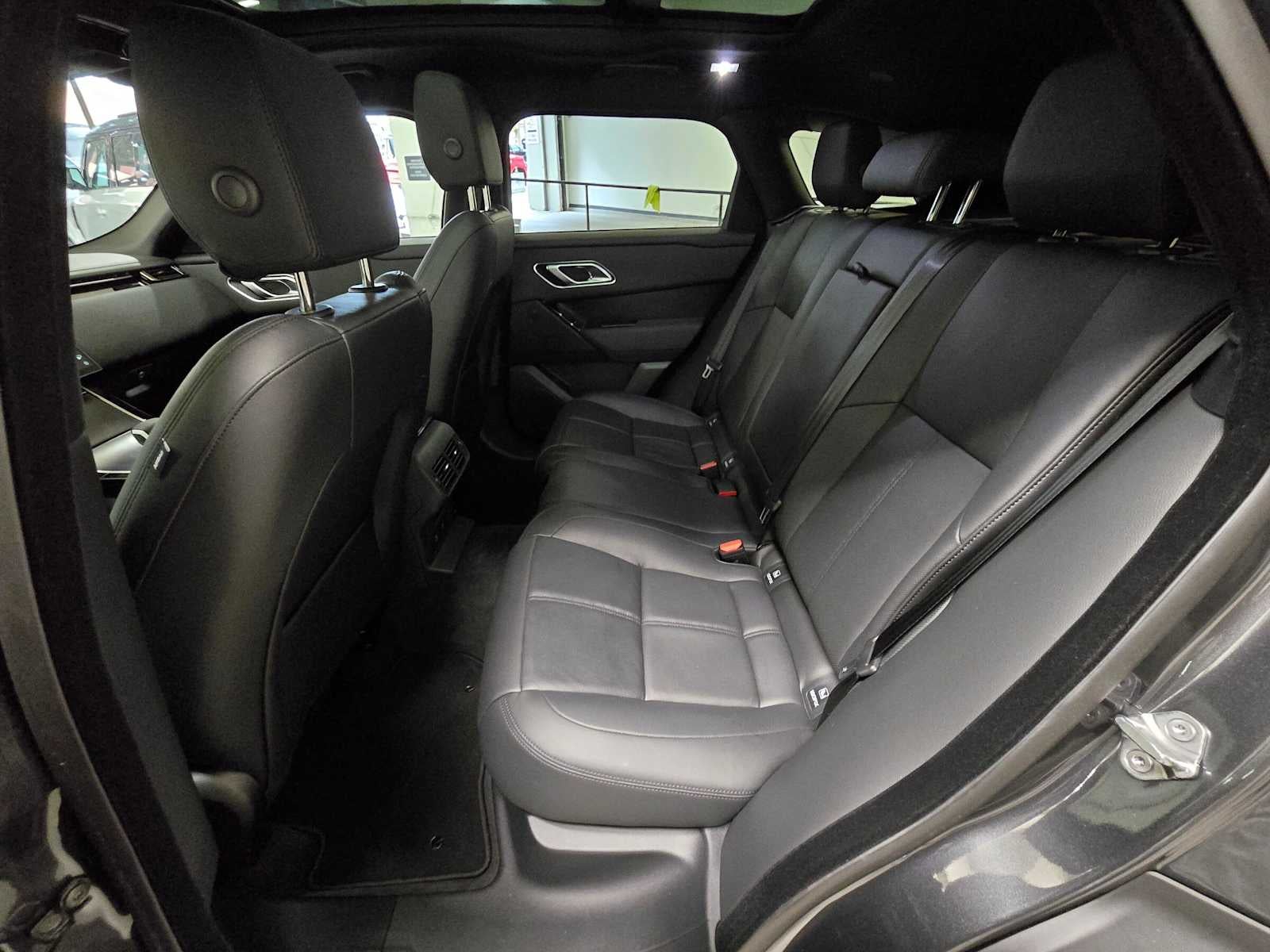 2026 Land Rover Range Rover Velar Dynamic SE